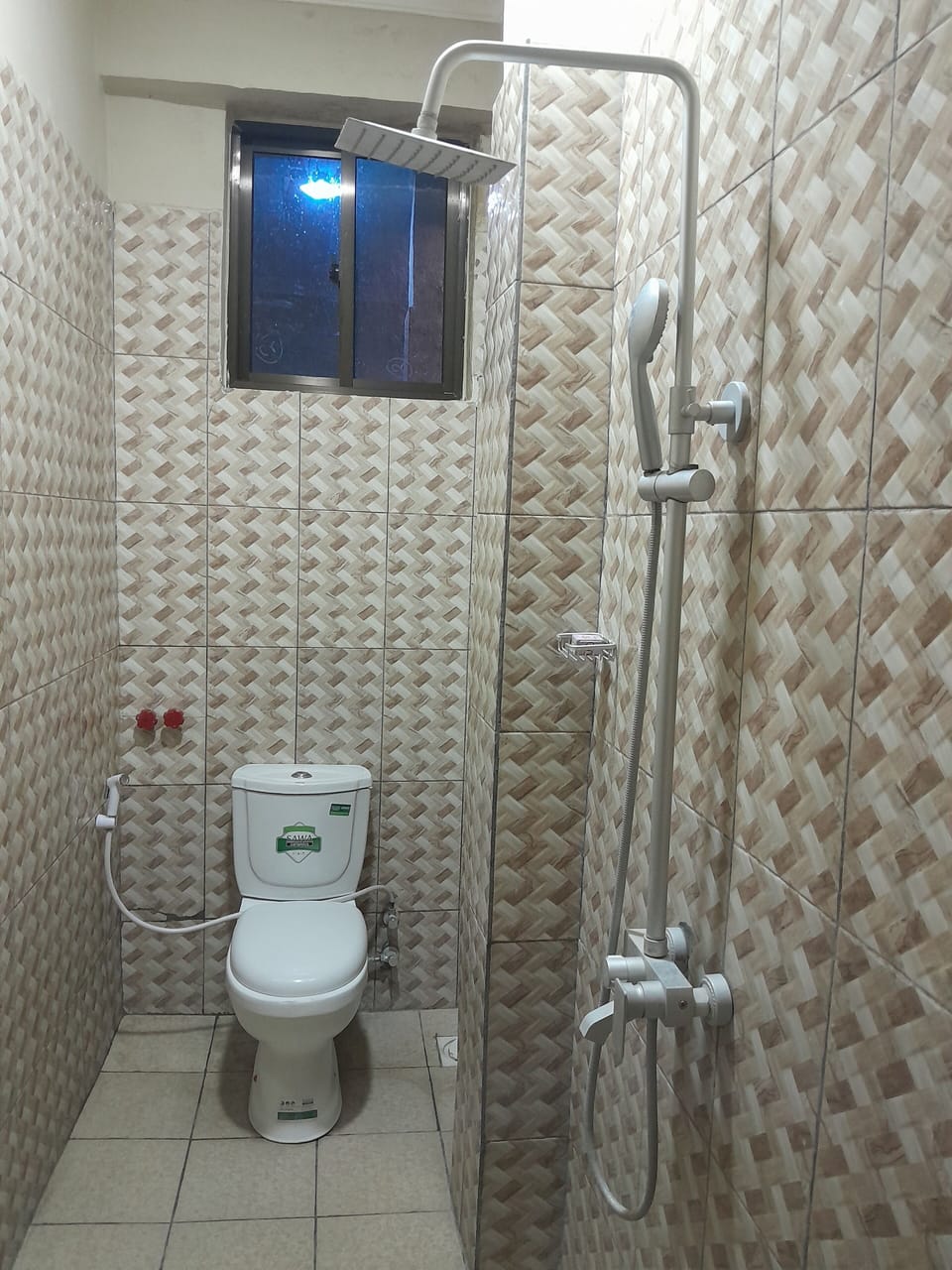 Free toiletries, slippers, bidet