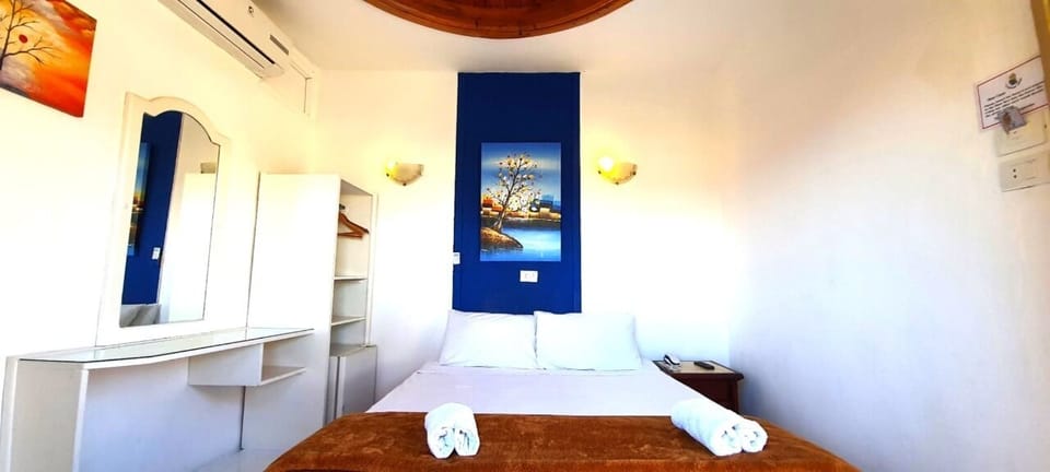 Standard Room, 1 Queen Bed | Free WiFi