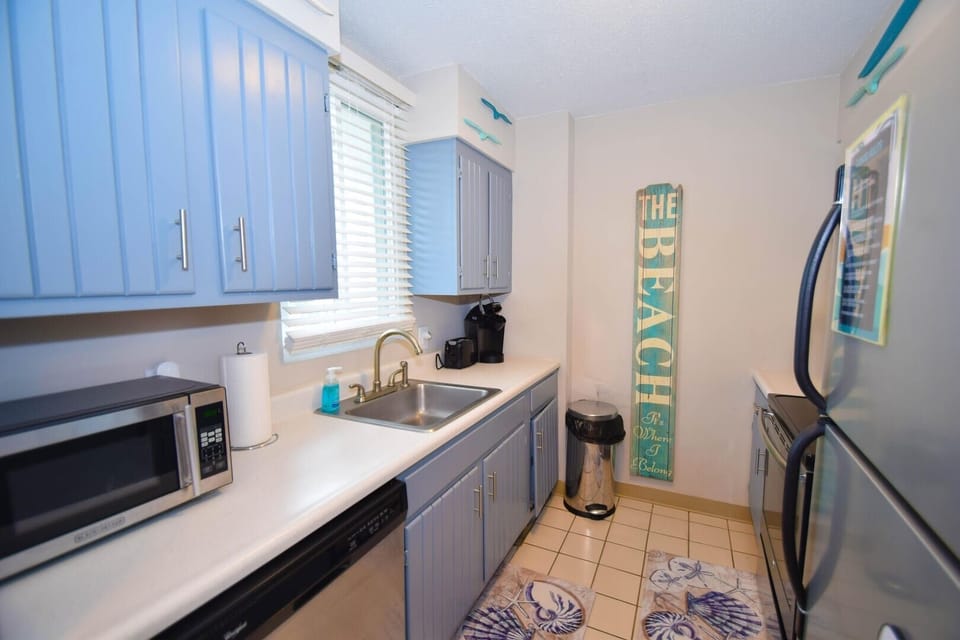 Condo, 2 Bedrooms | Private kitchen | Fridge, coffee/tea maker, toaster