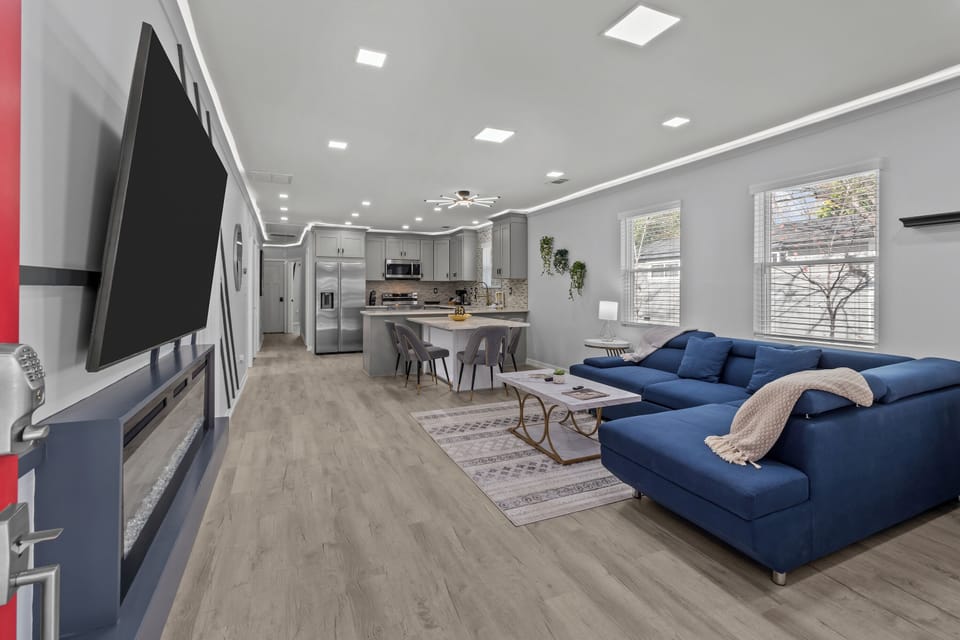 Luxury House, 4 Bedrooms, Terrace | Living room | Smart TV