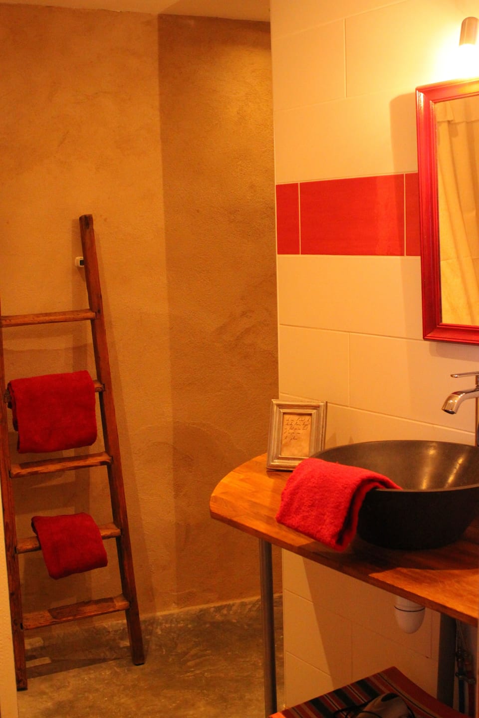 Family Apartment | Bathroom | Shower, hair dryer, towels