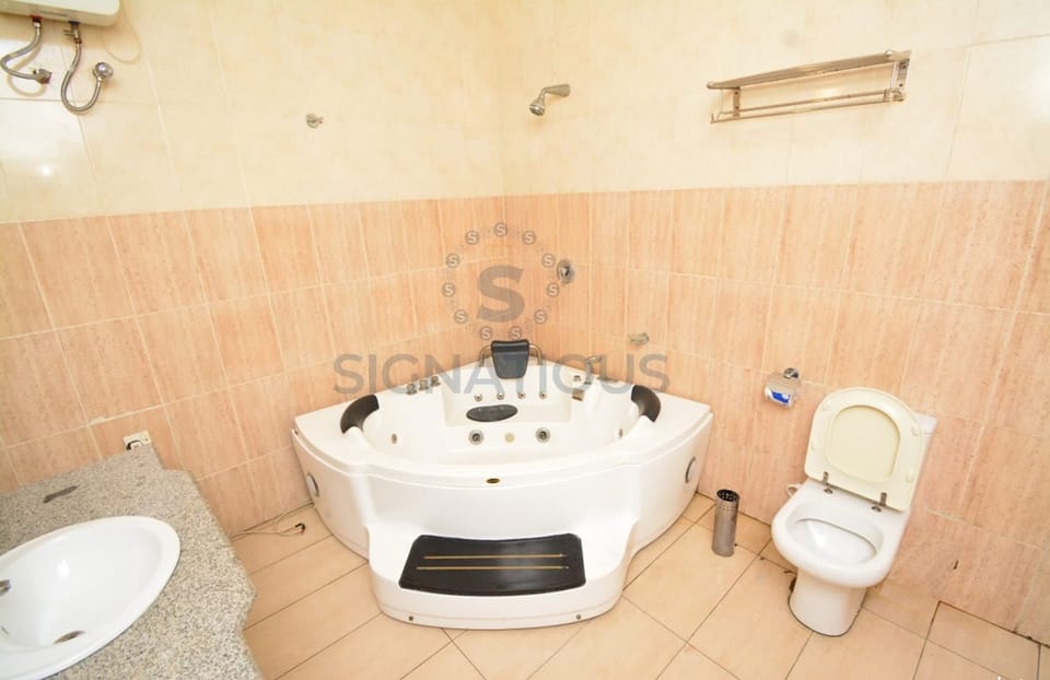 Suite | Bathroom | Towels