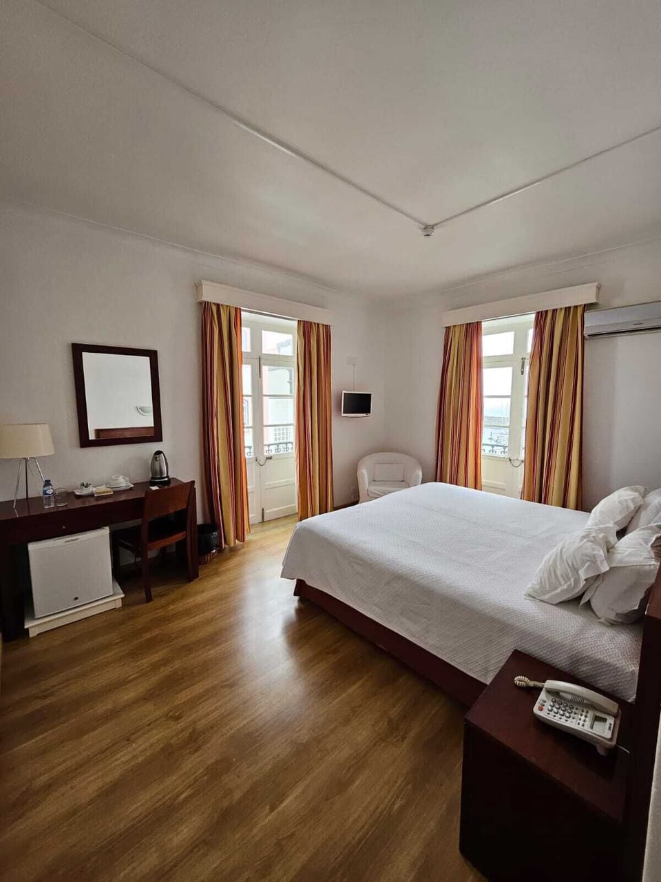 Desk, laptop workspace, free WiFi, bed sheets