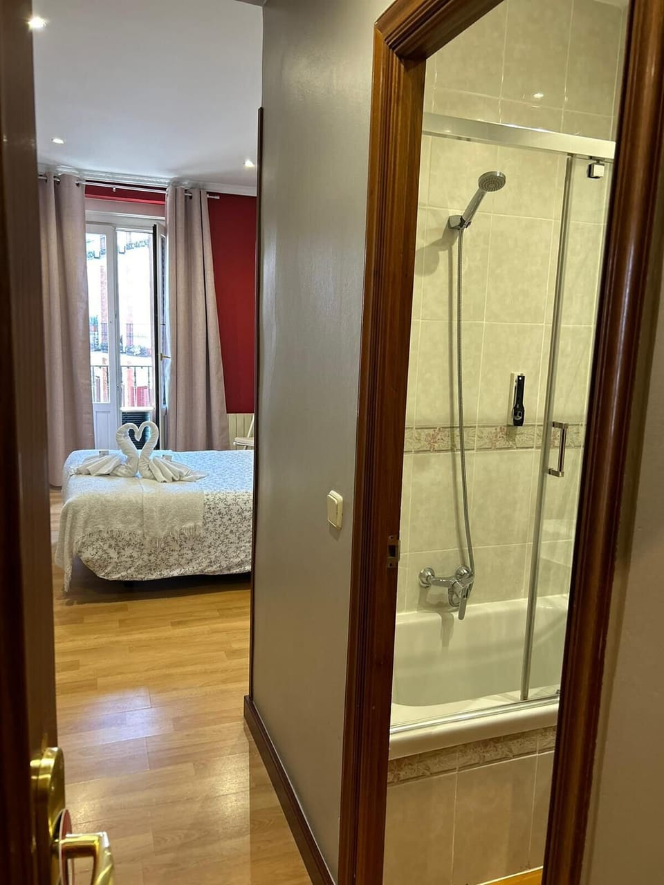 Double Room, Private Bathroom | Free WiFi, bed sheets