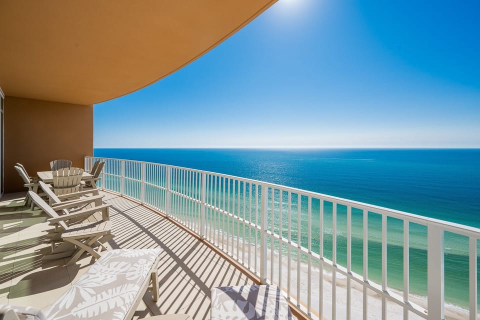 Condo, 4 Bedrooms | Property grounds