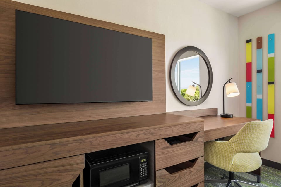 In-room safe, iron/ironing board, free WiFi