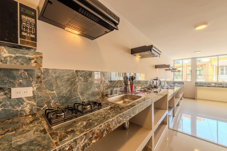 Shared Dormitory | Shared kitchen | Microwave, blender, cookware/dishes/utensils, freezer