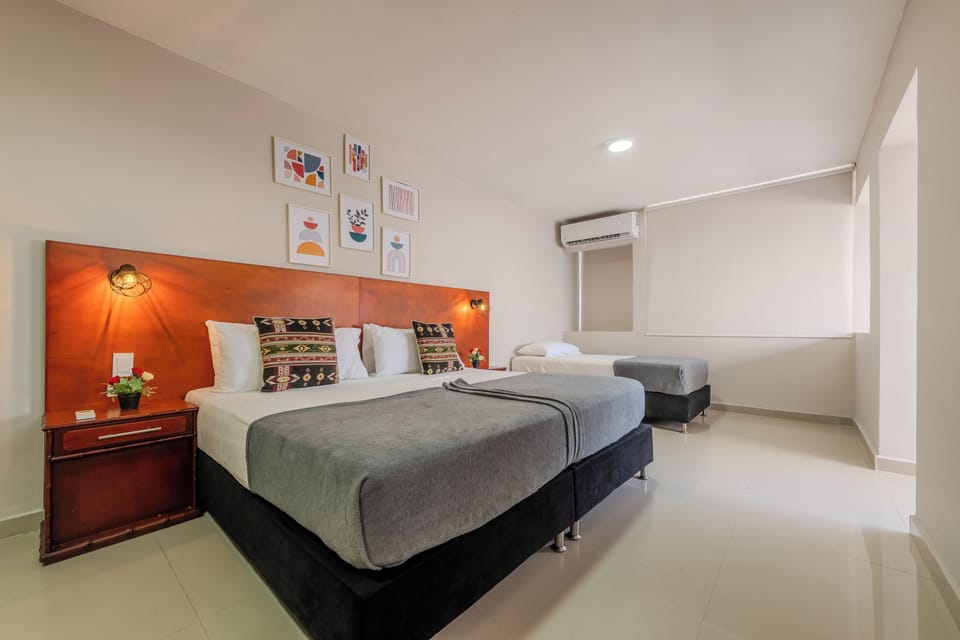 Exclusive Room | Hypo-allergenic bedding, in-room safe