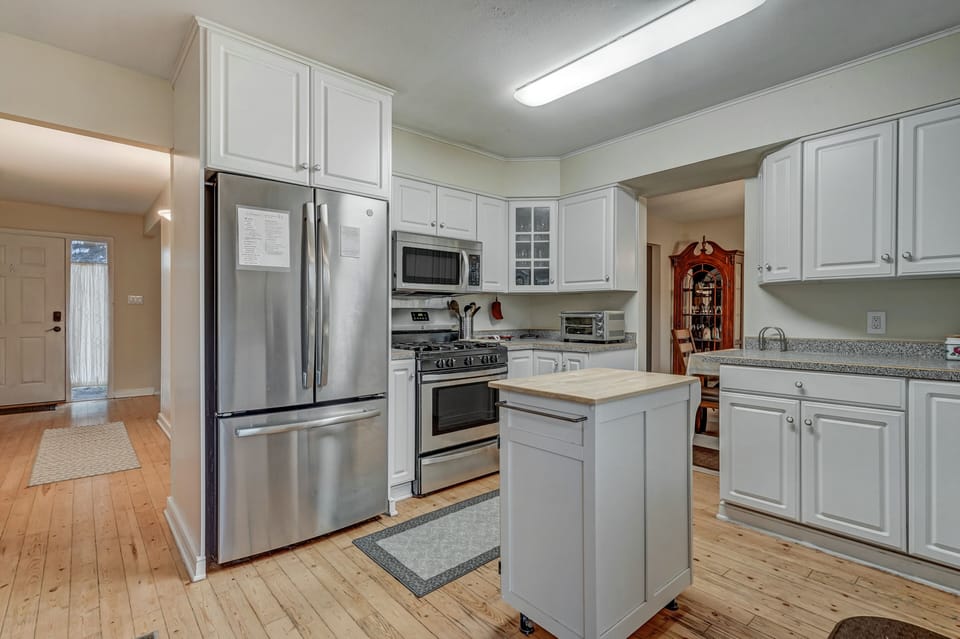 House | Private kitchen | Fridge, microwave, oven, dishwasher