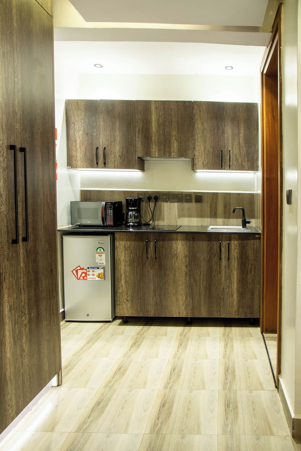 Deluxe Double Room | Private kitchenette | Coffee/tea maker