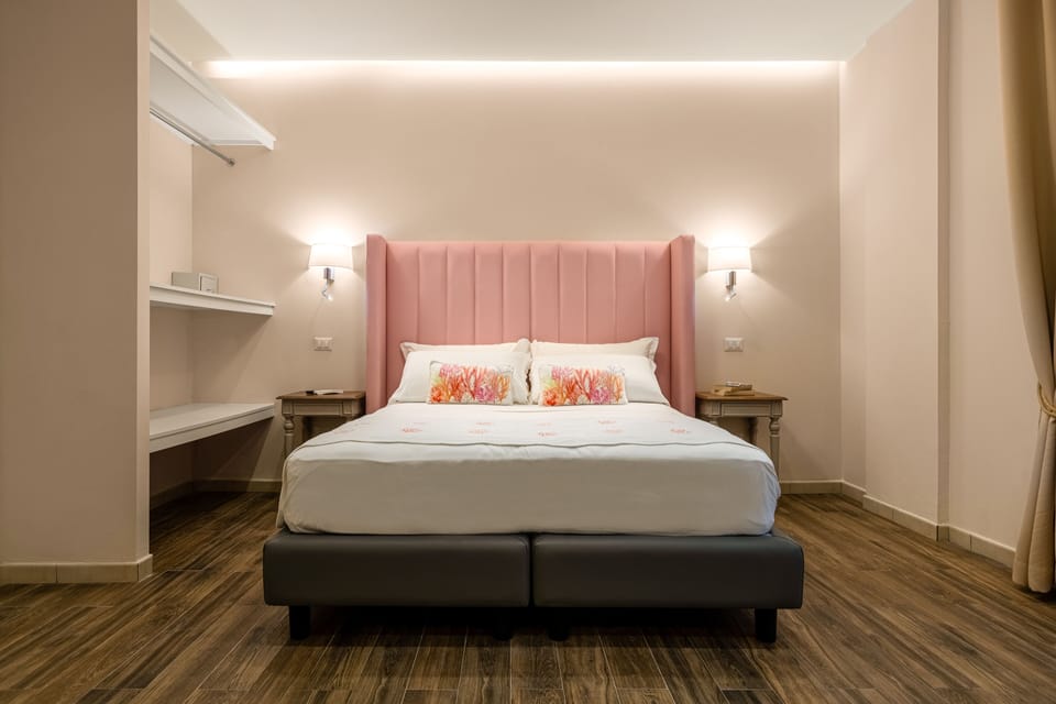 Superior Room | In-room safe, iron/ironing board, free WiFi