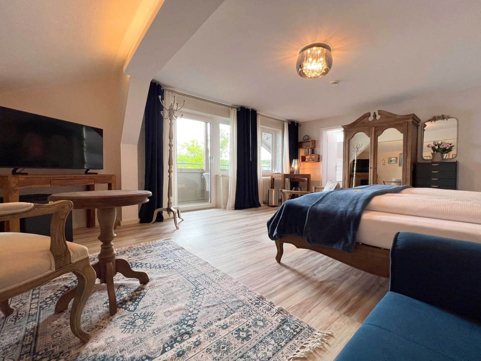 Comfort Double Room, Balcony, Lake View | Hypo-allergenic bedding, minibar, in-room safe, individually decorated