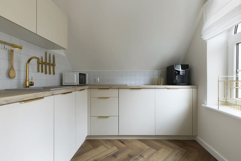 Mini-fridge, microwave, stovetop, electric kettle