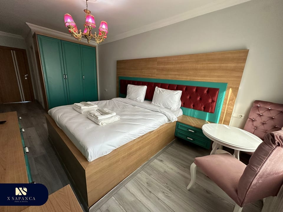 Luxury Double Room | Free WiFi