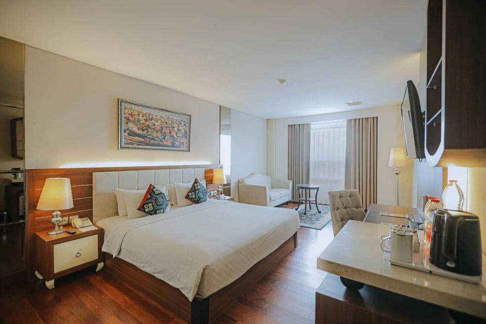 Minibar, in-room safe, desk, soundproofing