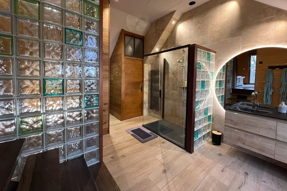L’Atelier, cosy et moderne & terrasse avec jacuzzi Apartment in Pays de la Loire