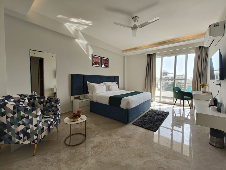 Club Room | 1 bedroom, Egyptian cotton sheets, premium bedding, memory foam beds