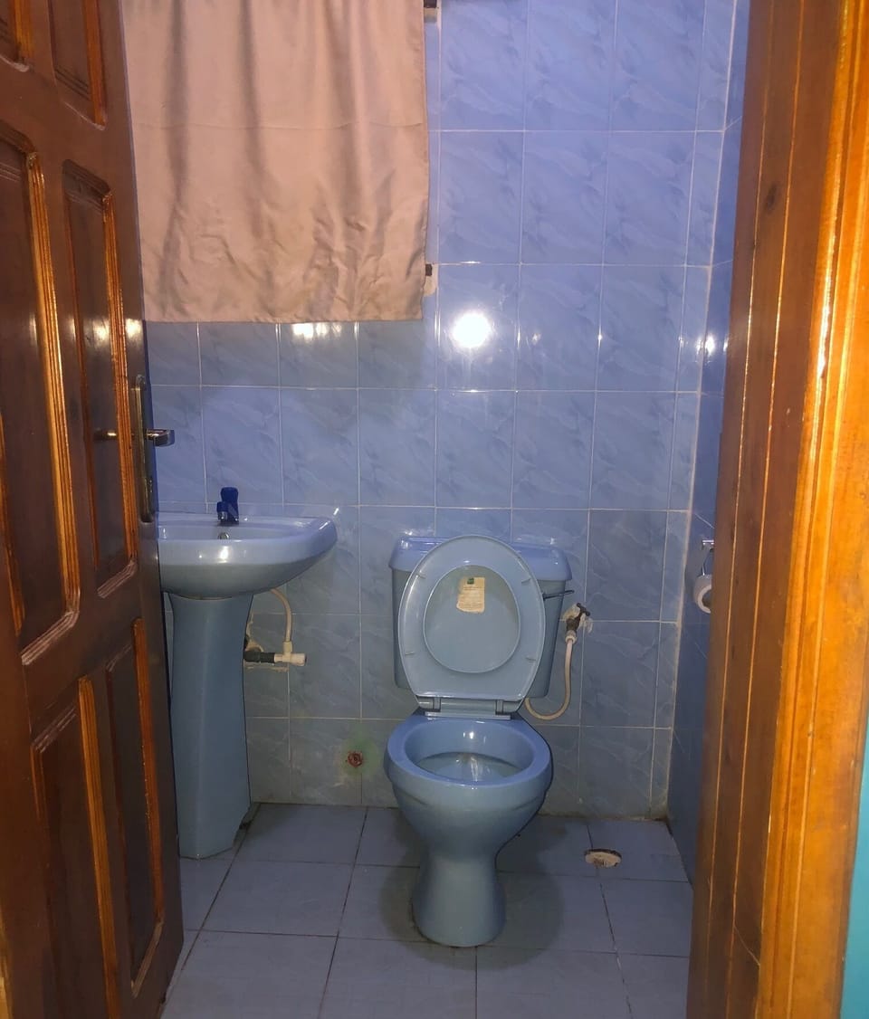 Classic Room | Bathroom