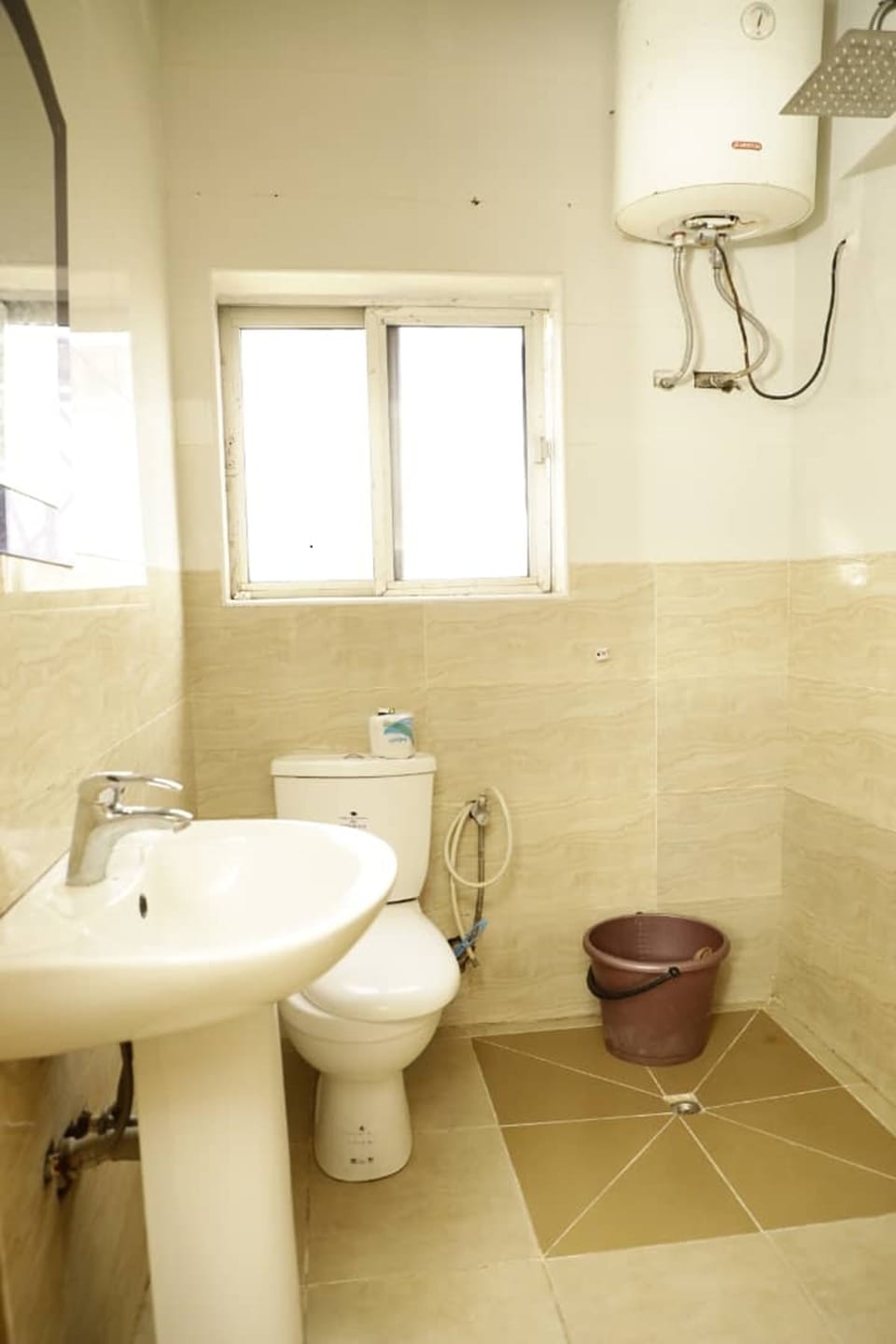 Executive Room | Bathroom | Free toiletries