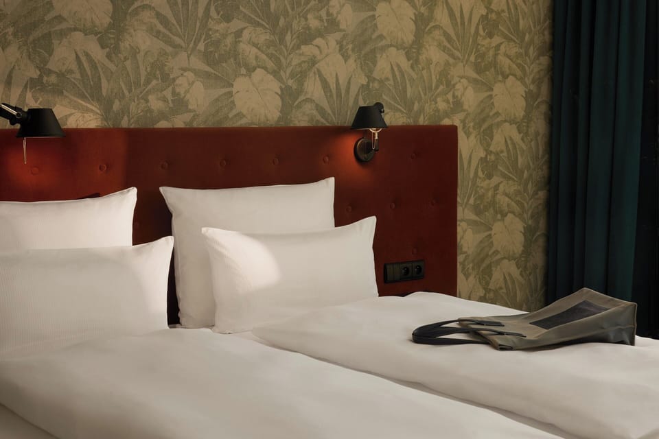 Room (ROOMY CLOUD) | Hypo-allergenic bedding available, WiFi (free), bed sheets