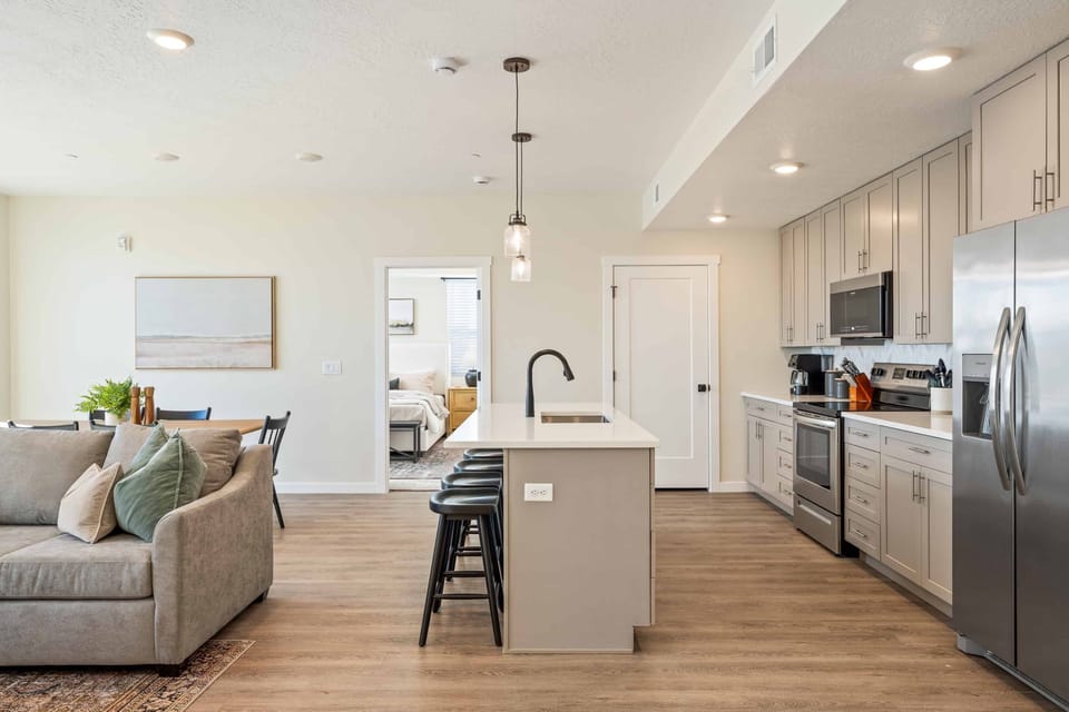 Condo, 2 Bedrooms | Private kitchen | Fridge, oven, coffee/tea maker, toaster