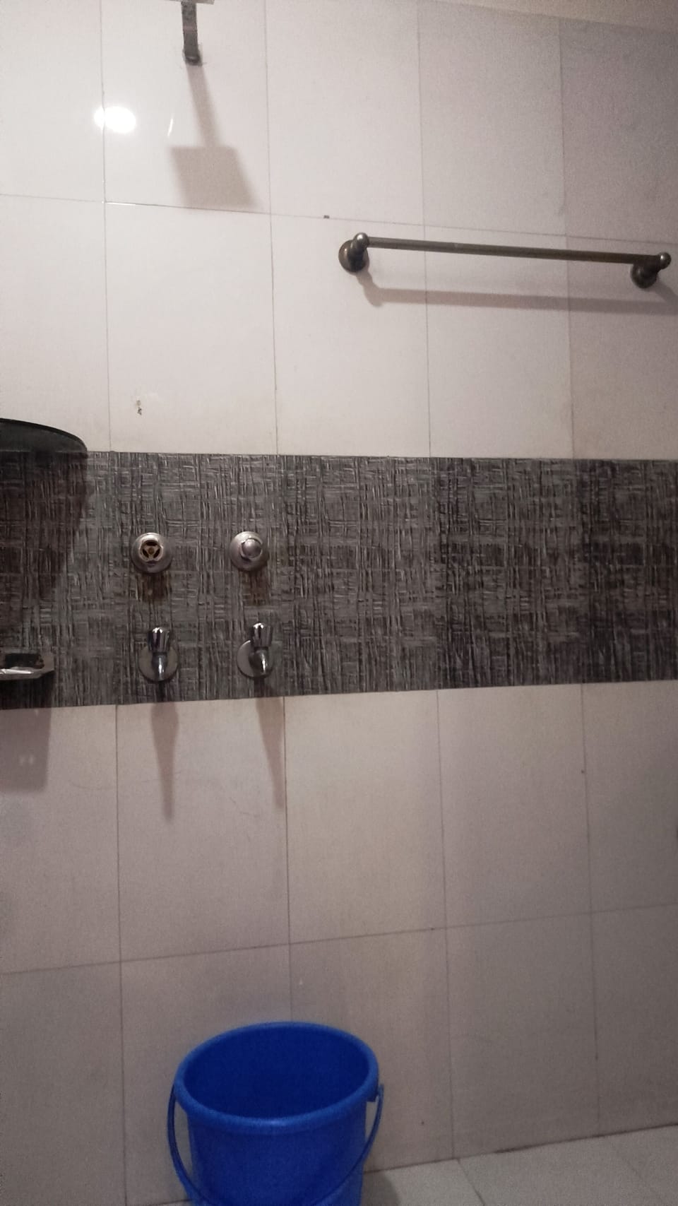 Standard Double Room | Bathroom | Shower, hydromassage showerhead, designer toiletries, hair dryer