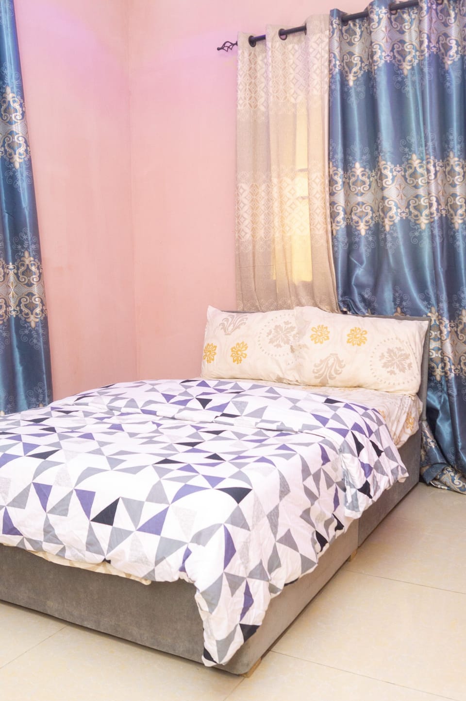 Deluxe Apartment | 2 bedrooms, iron/ironing board, free WiFi
