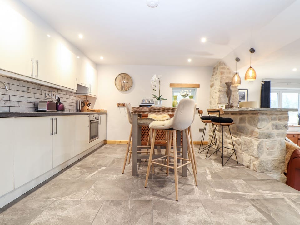 Fridge, dishwasher, electric kettle, toaster