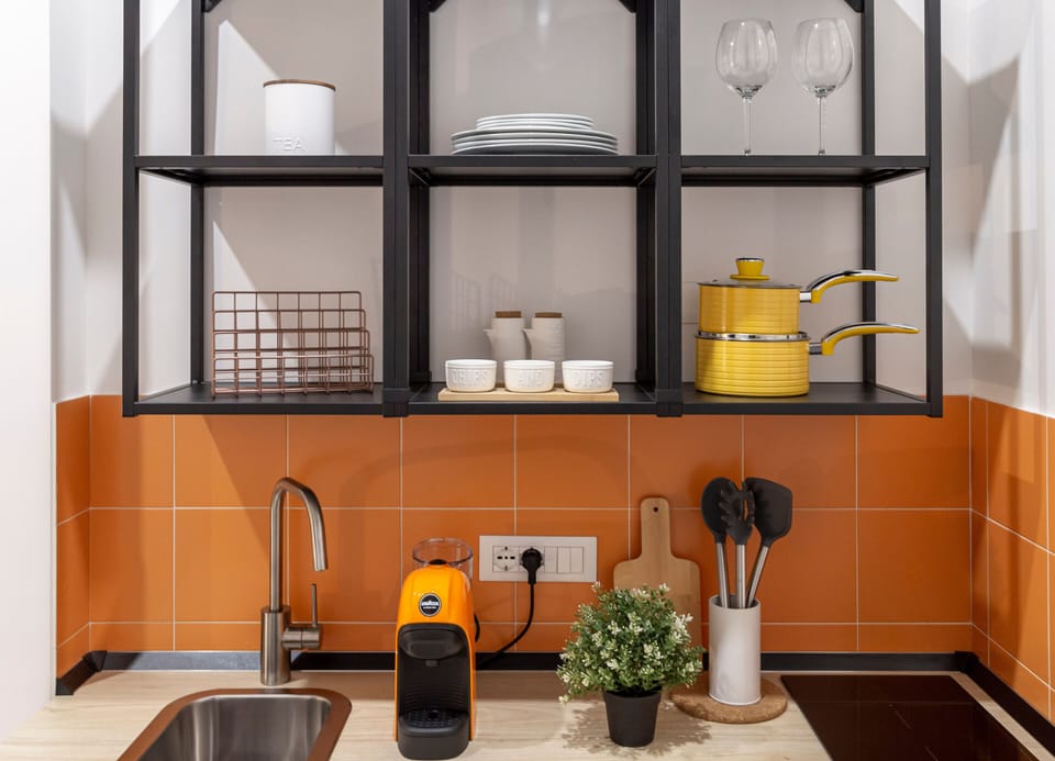 Classic Room | Private kitchen | Dining table