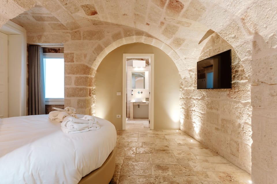 Superior Suite | Premium bedding, down comforters, minibar, in-room safe