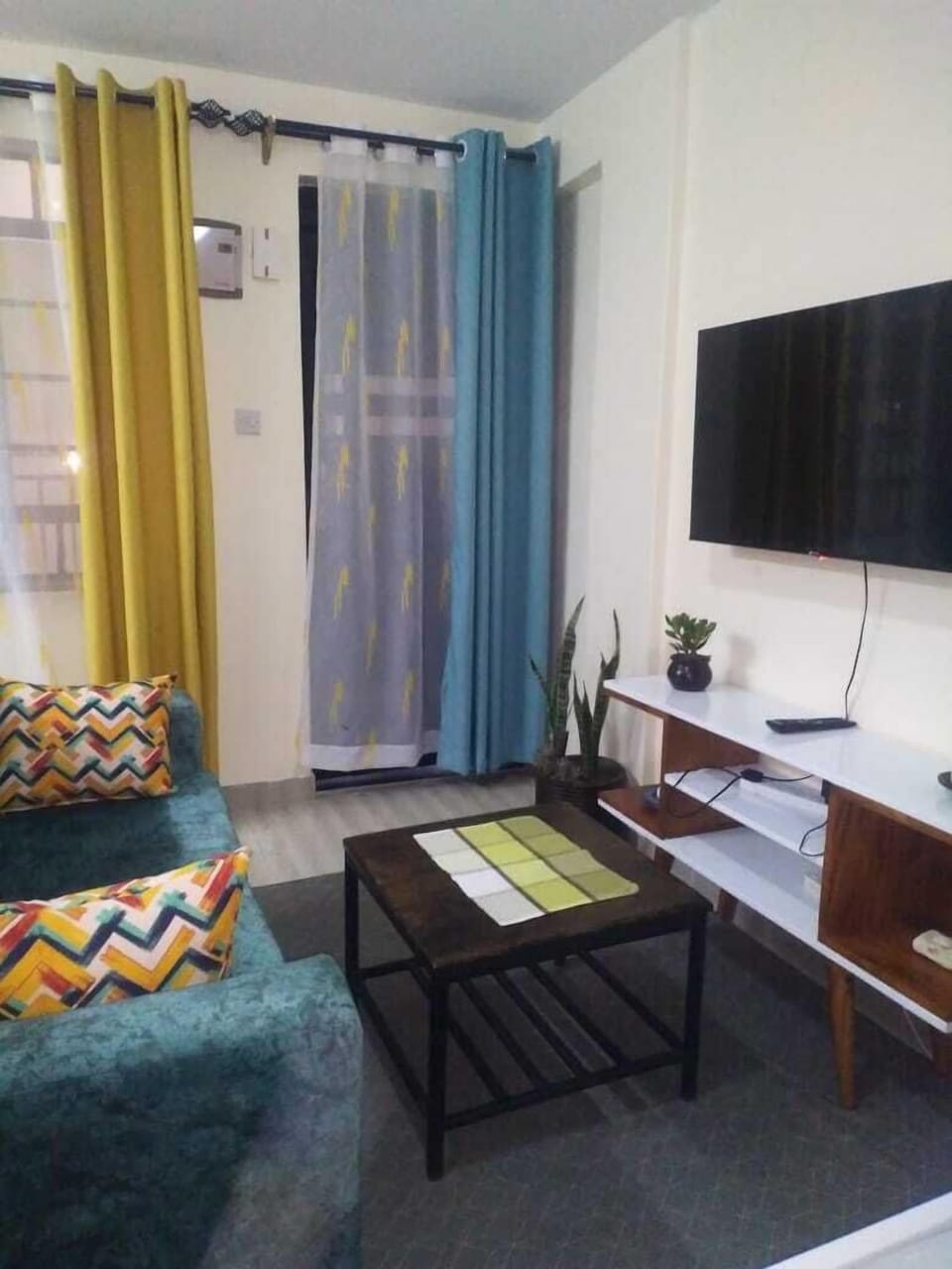 Comfort Studio | Living area | 24-inch Smart TV with digital channels