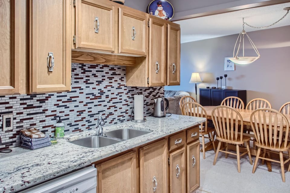 Condo | Private kitchen | Coffee/tea maker, full-size fridge, microwave, oven