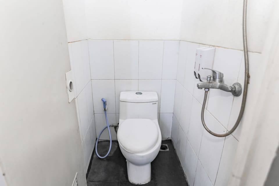 Standard Double Room | Bathroom | Shower, soap