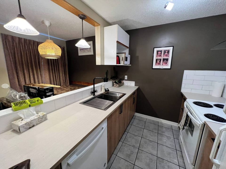 Apartment, 3 Bedrooms | Interior