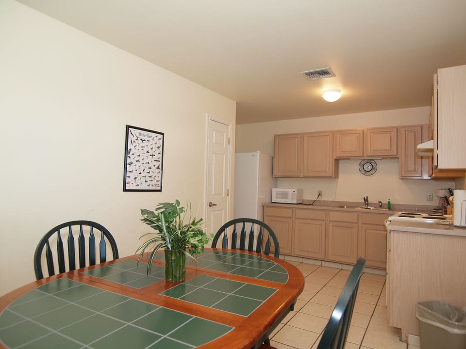 Cottage | Private kitchen | Coffee/tea maker, fridge, microwave, freezer