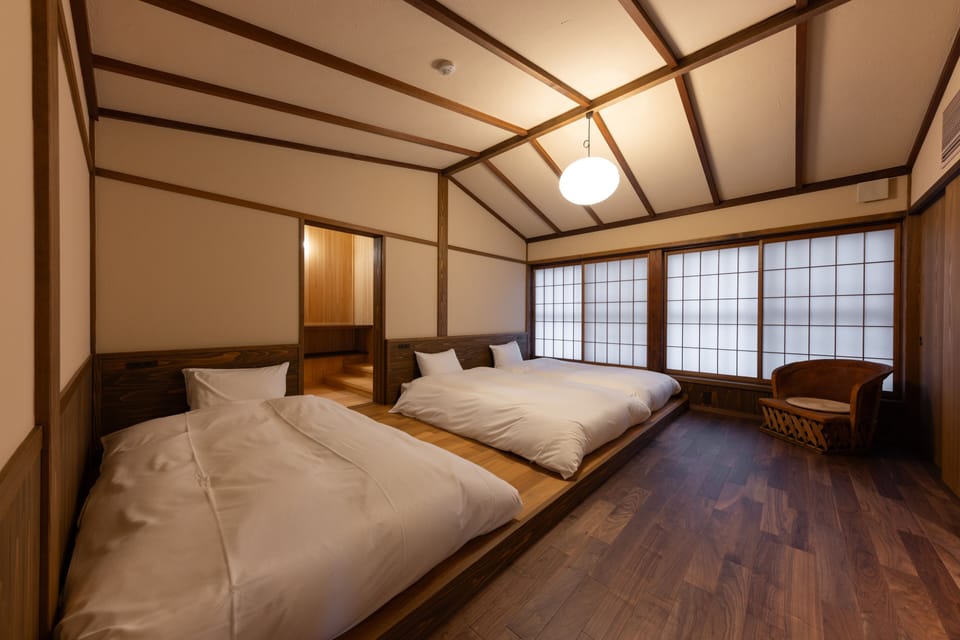 Triple Room | Laptop workspace, WiFi (free), individually decorated
