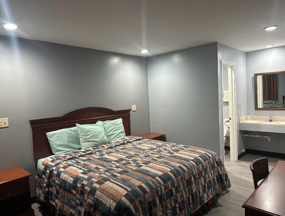 Individually decorated, individually furnished, desk, free WiFi