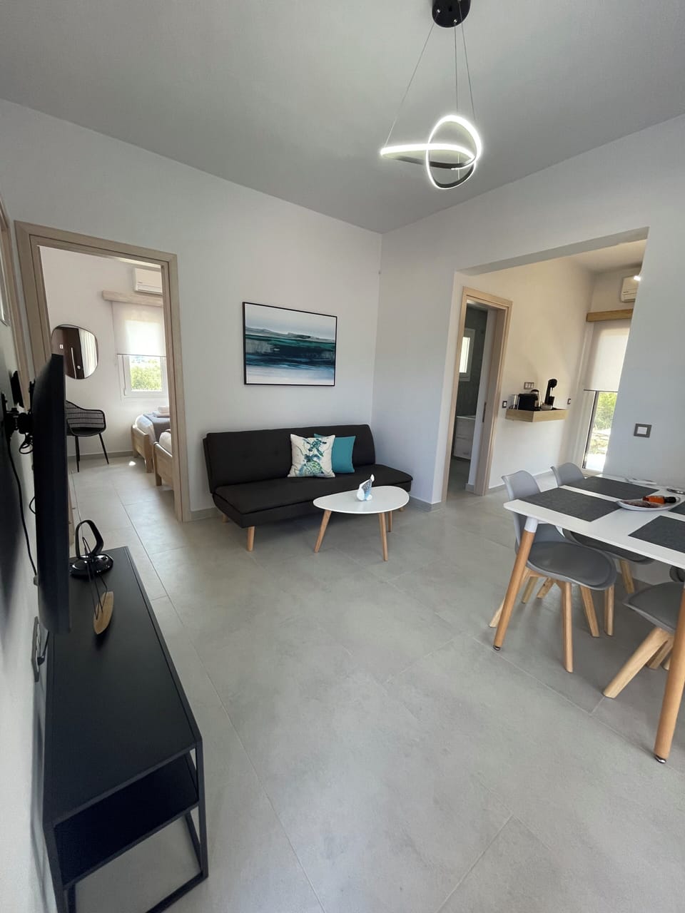 Apartment, 2 Bedrooms, Accessible, Smoking | Living room