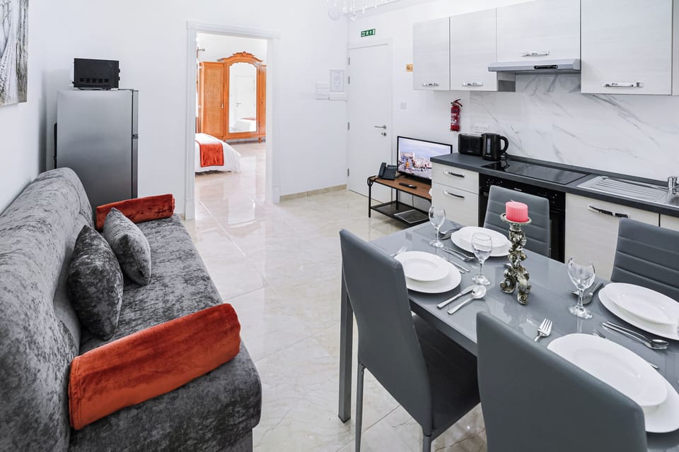 Apartment 3 | 1 bedroom, laptop workspace, iron/ironing board, free WiFi