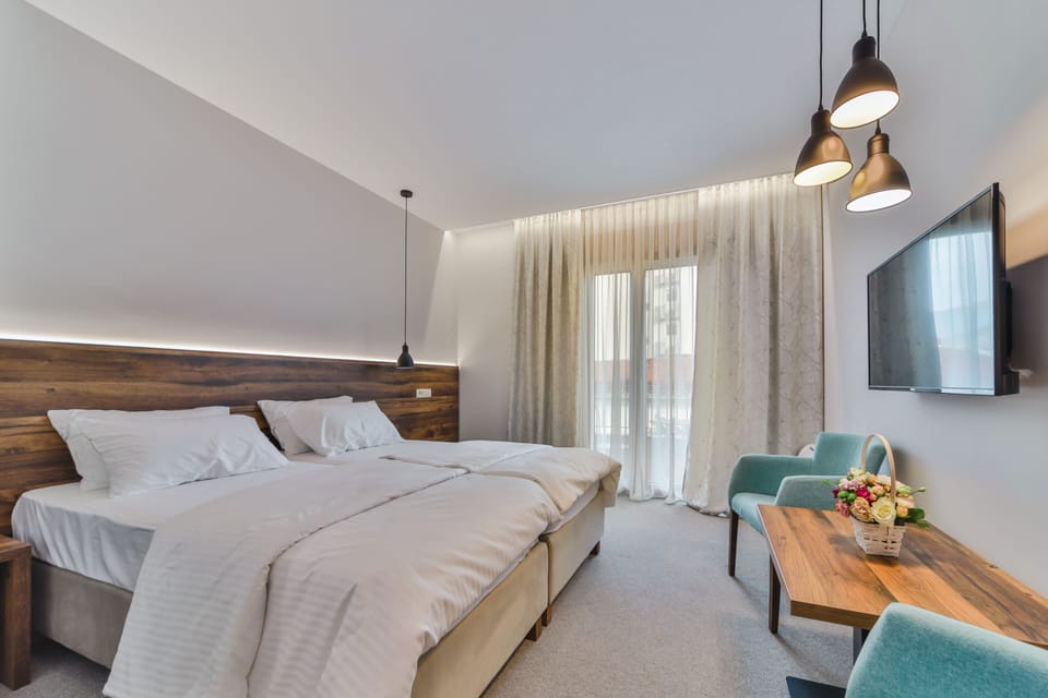 Deluxe Double or Twin Room | Desk, free WiFi