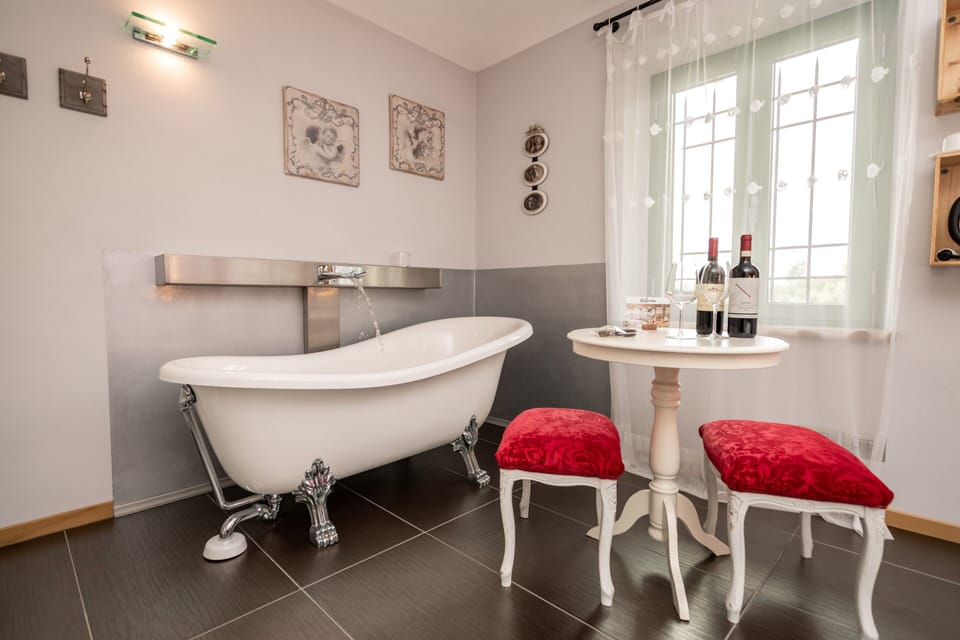 Exclusive Room | 1 bedroom, in-room safe, desk, free WiFi