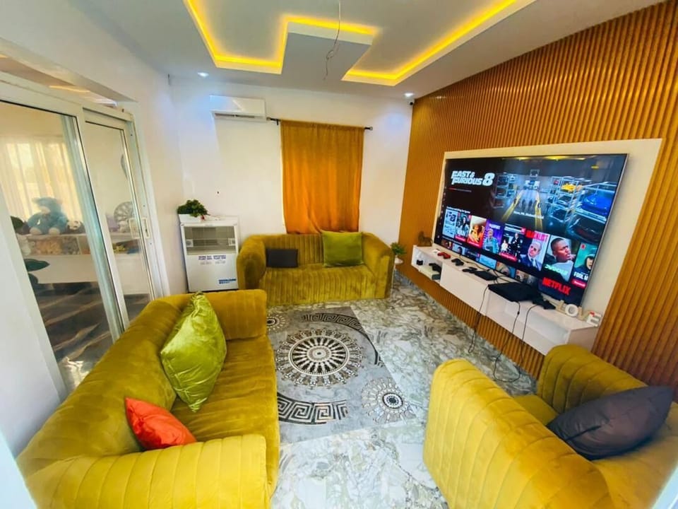 Comfort Room | In-room dining