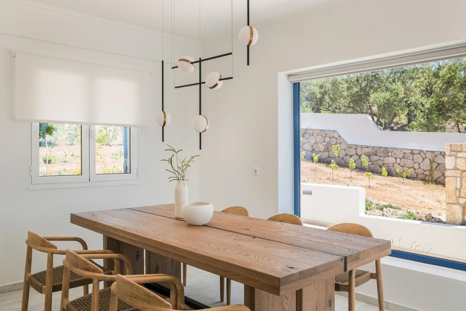House | 3 bedrooms, desk