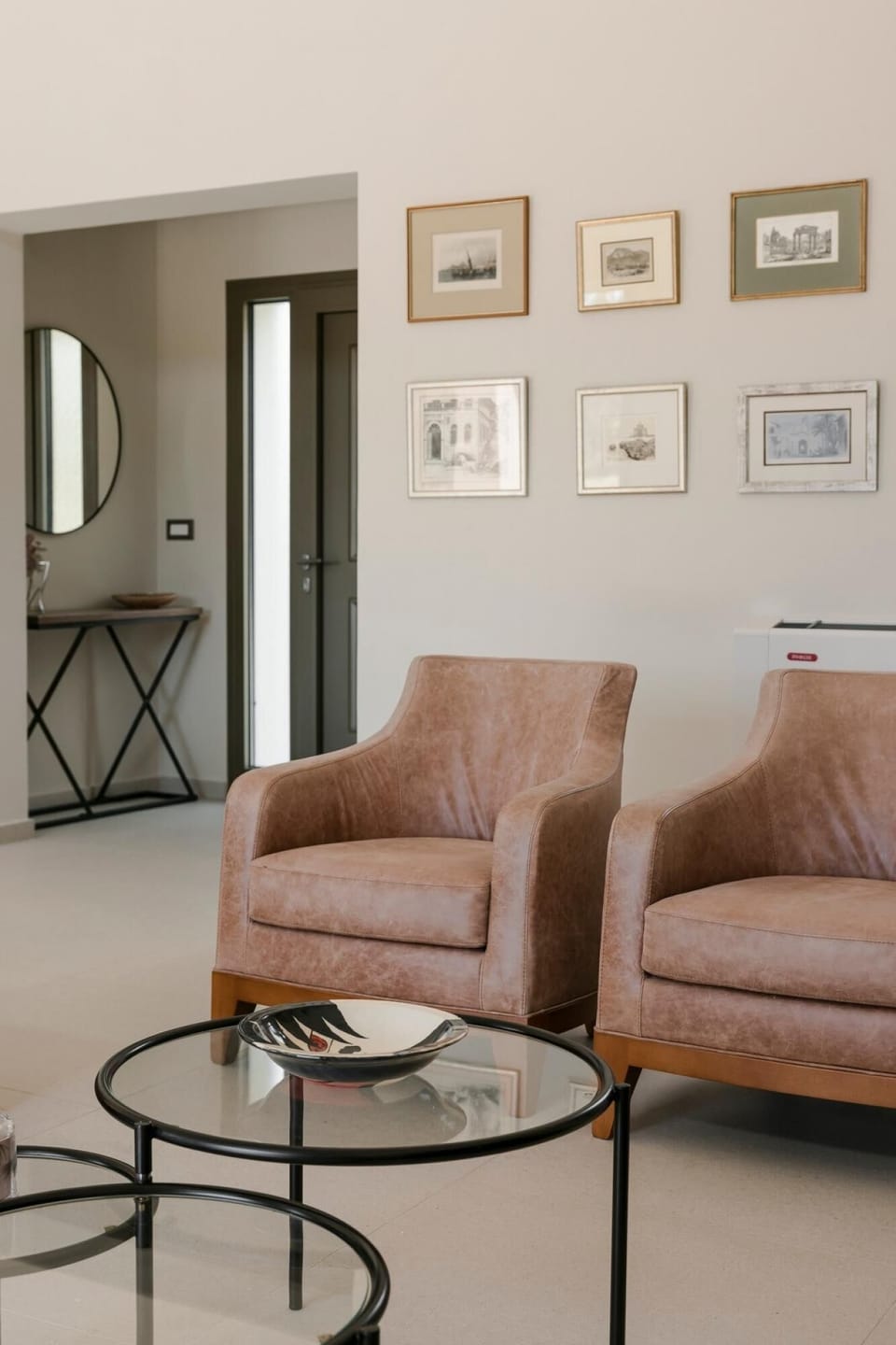 House | 3 bedrooms, desk