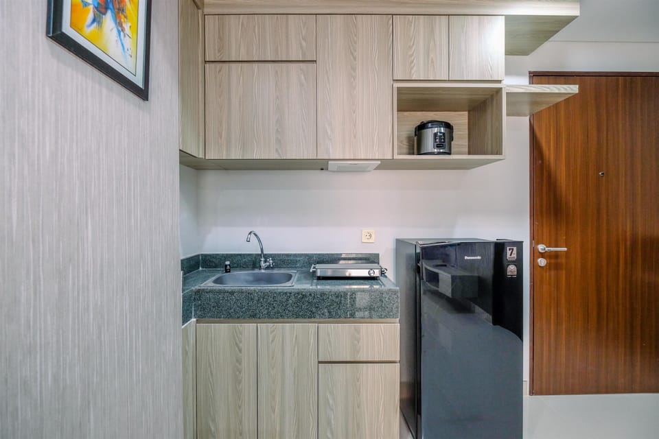 Apartment | Private kitchen | Full-size fridge, stovetop