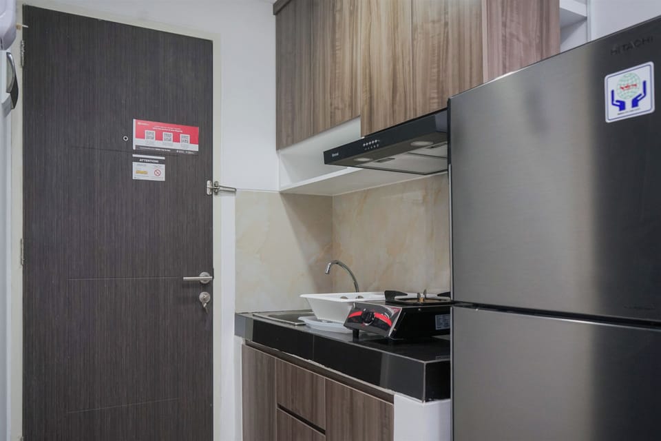 Apartment | Private kitchen | Full-size fridge, stovetop