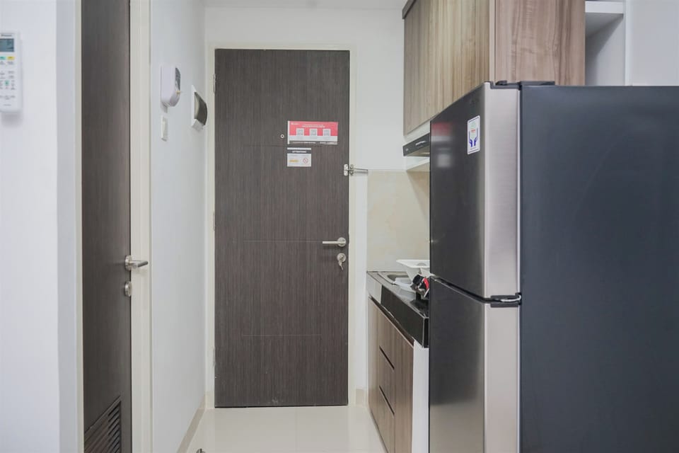 Apartment | Private kitchen | Full-size fridge, stovetop