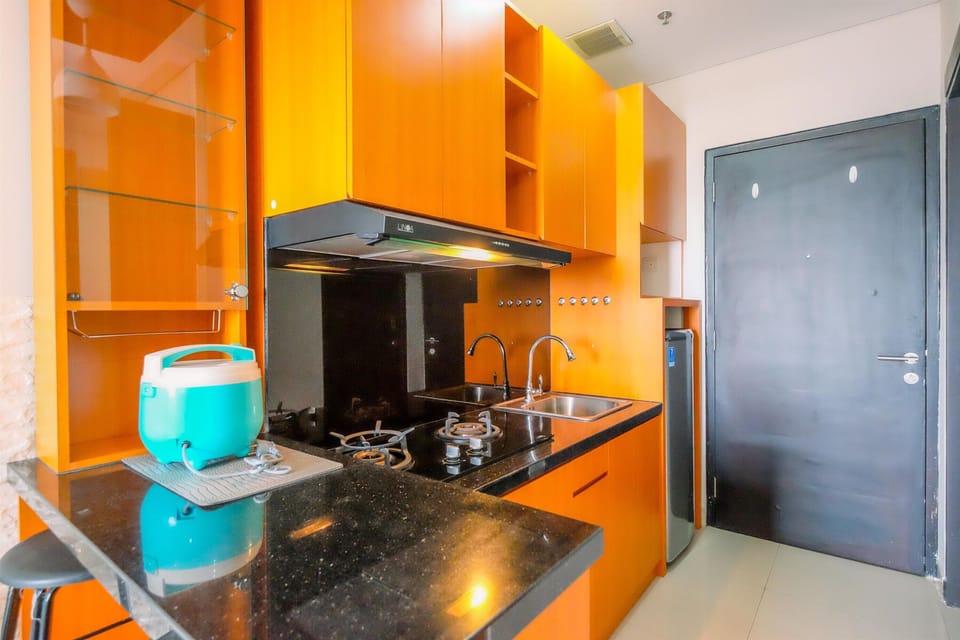 Studio | Private kitchen | Full-size fridge, stovetop