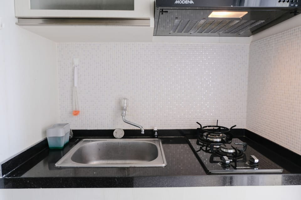 Apartment | Private kitchen | Full-size fridge, stovetop