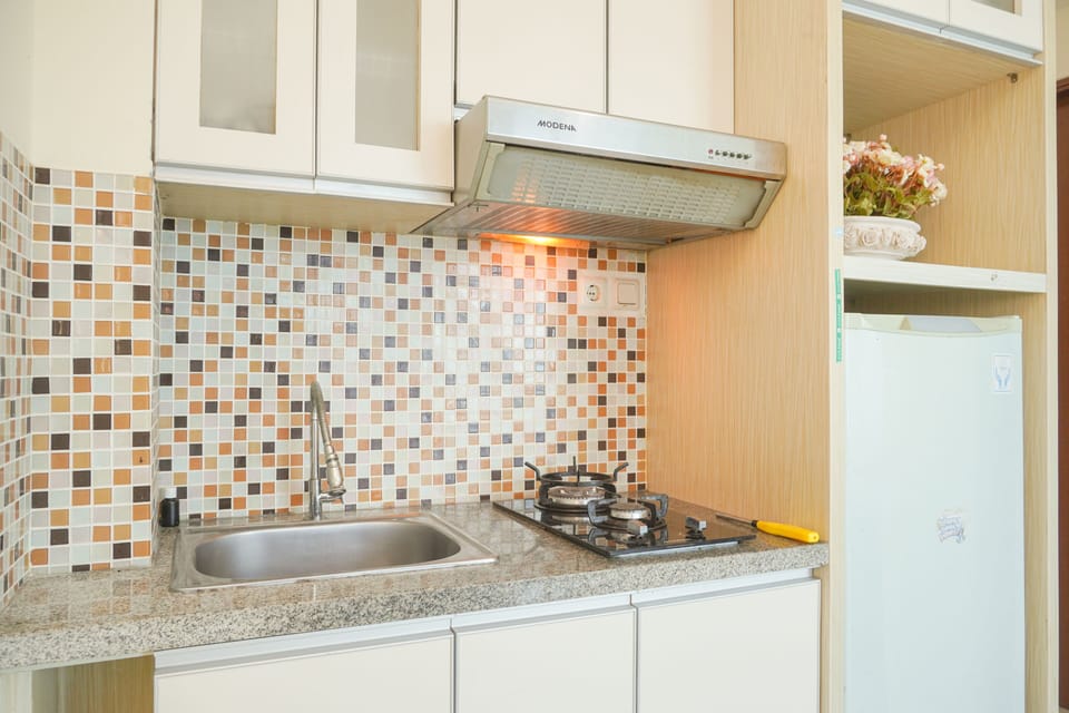 Apartment | Private kitchen | Fridge, stovetop, rice cooker